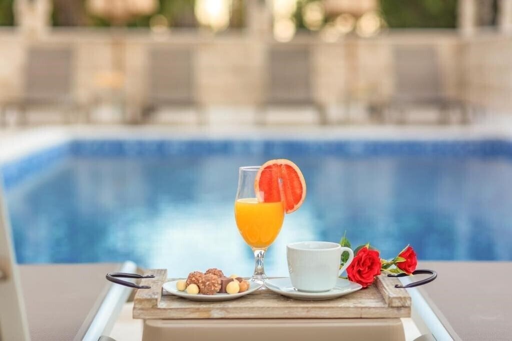 Фото Luxury Apartments Queen 4*