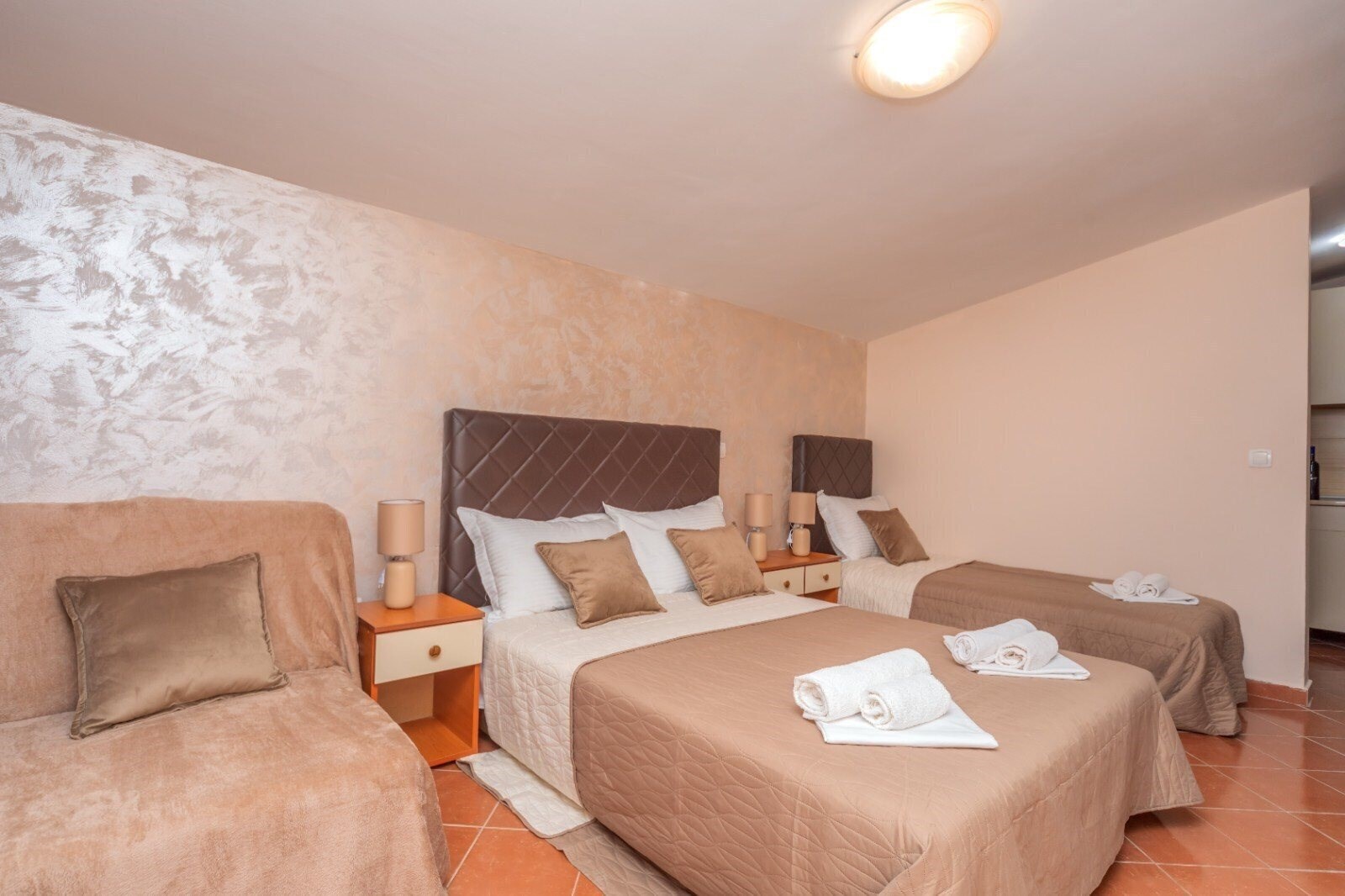 Картинка Lara 3*