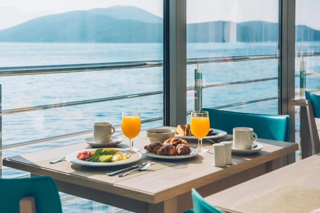 Zdjęcie Iberostar Waves Herceg Novi (ex. Riviera Resort) 4*