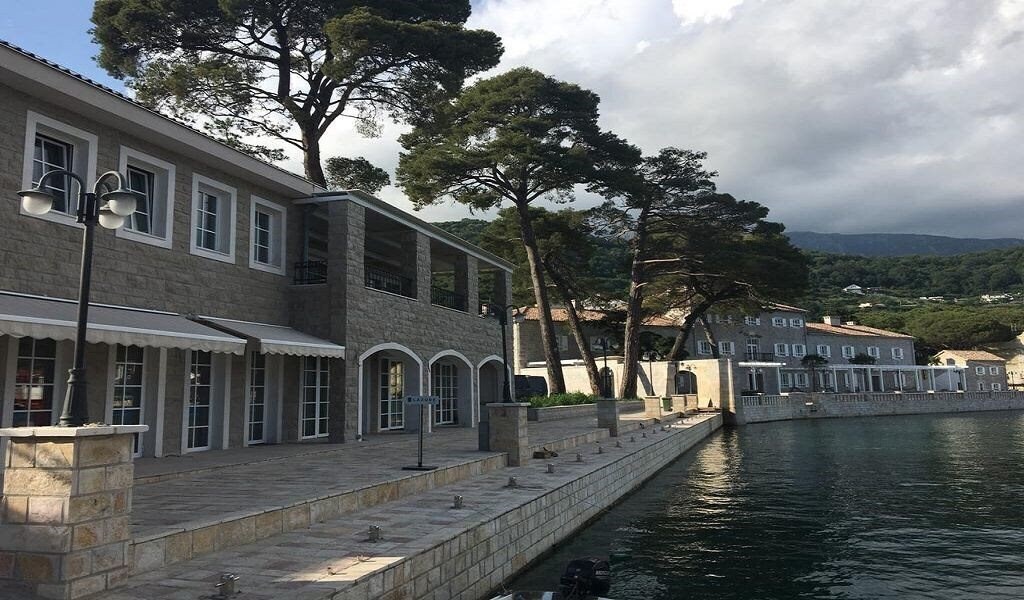 Hotel LAZURE HISTORICAL BUILDING 5*