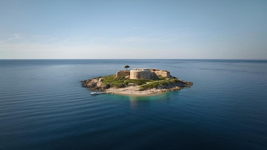 Отель Hotel Mamula Island 5*