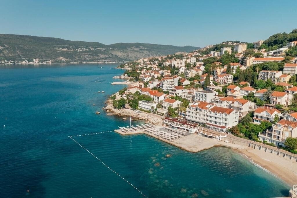 Отель Hotel Perla Annexes 4*