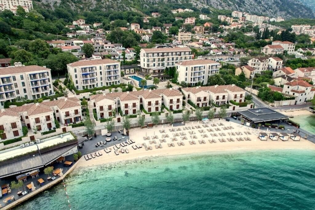 Hotel Huma Hotel Kotor Bay (ex. Allure Palazzi Kotor Bay) 5*