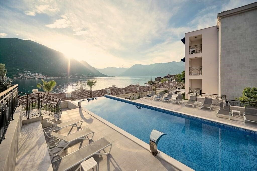 Zdjęcie Huma Hotel Kotor Bay (ex. Allure Palazzi Kotor Bay) 5*
