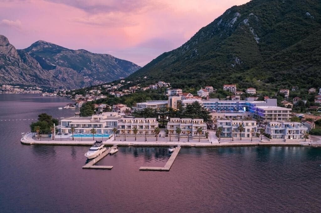 Hotel Hyatt Regency Kotor Bay Resort 5*