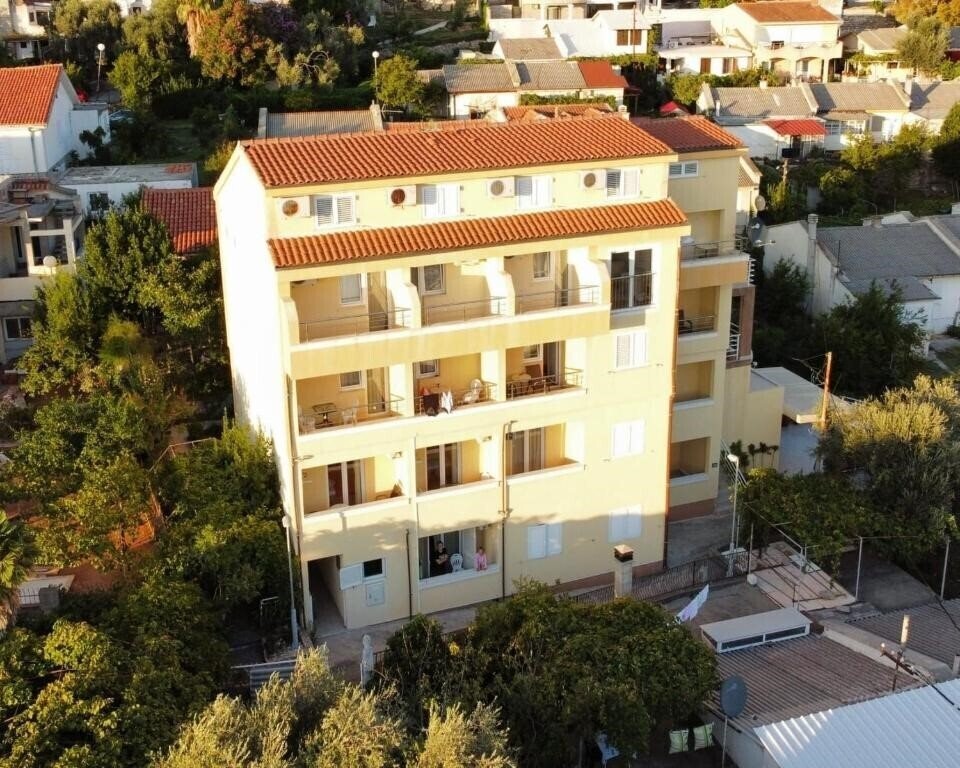 Hotel Lena 3*