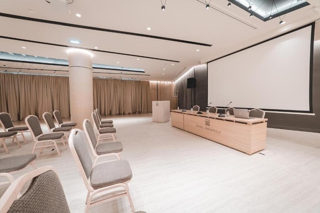 Zdjęcie Hotel Podgorica 4*