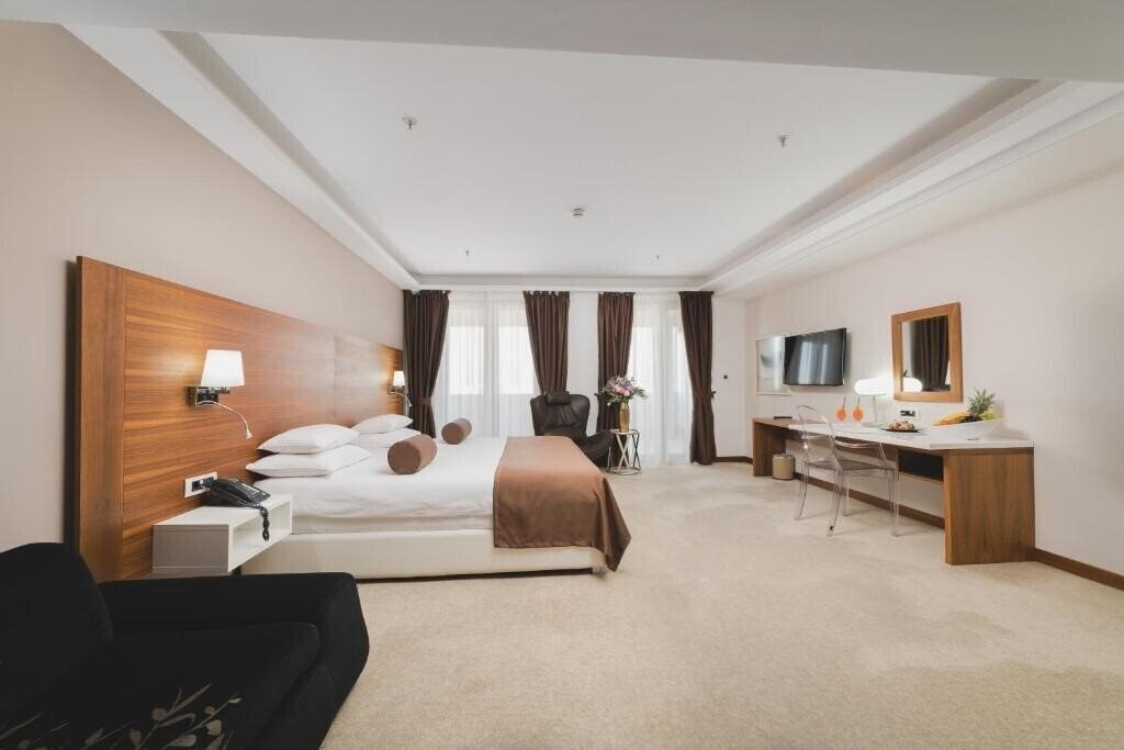 Фото Hotel Aurel 4*