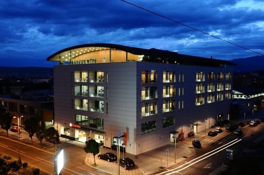 Готель Hotel Ramada 4*