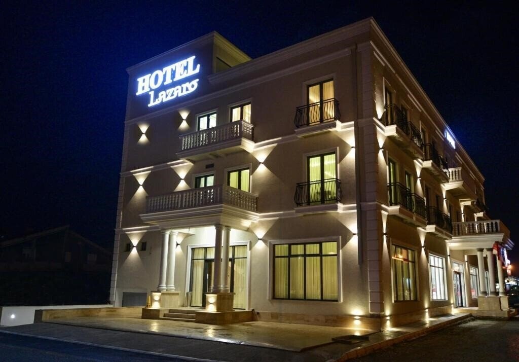 Hotel Lazaro 4*