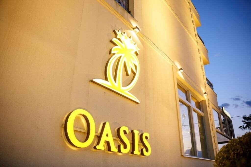 Zdjęcie Hotel Oasis 4*