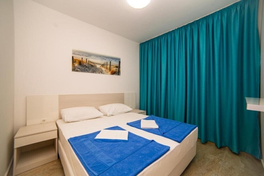 Zdjęcie Apartments Obala Aura 4*