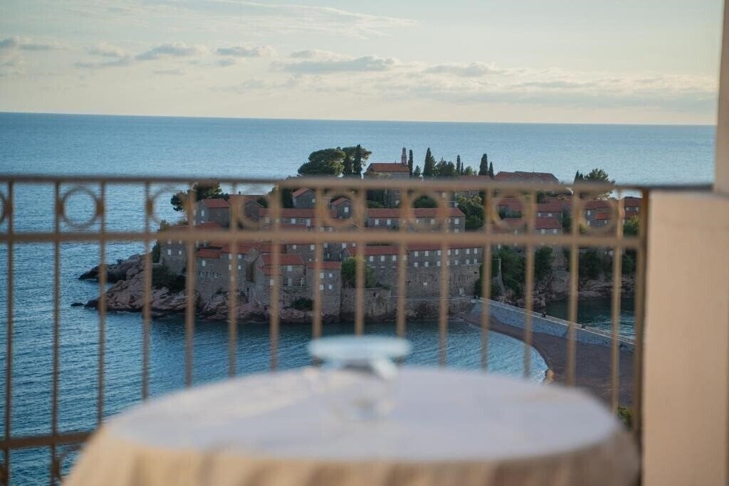 Готель Milan 4*