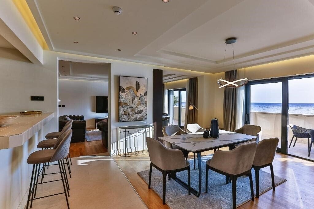 Hotel California Hotel 5*