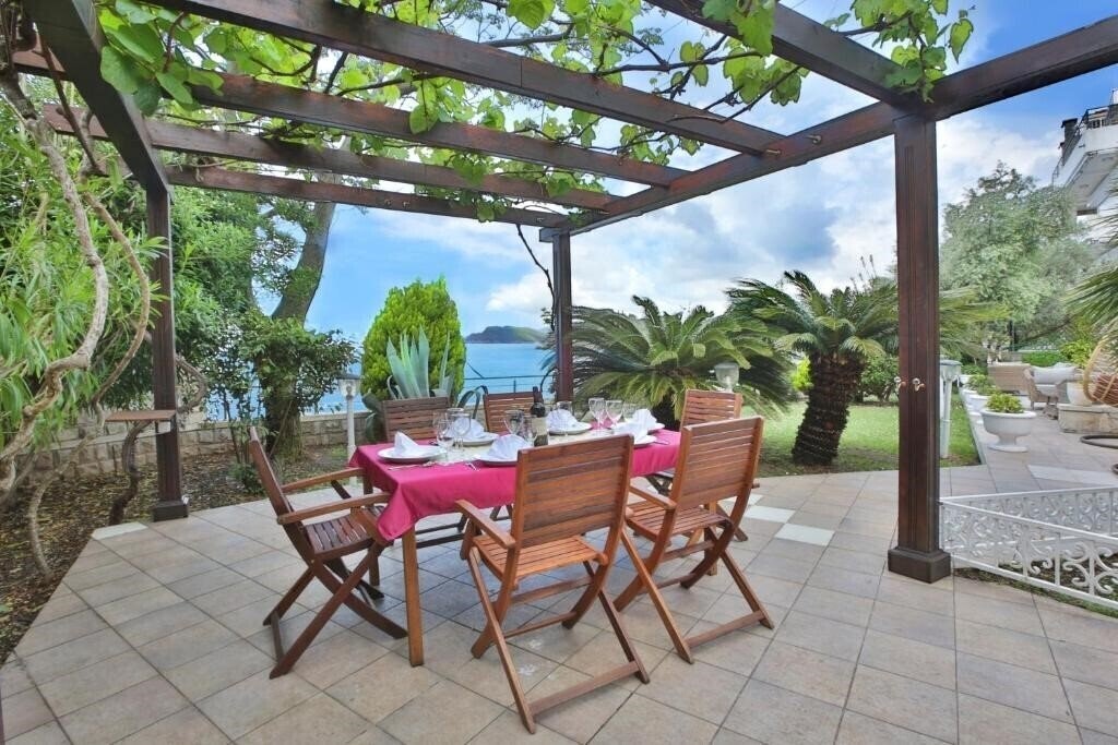 Готель Villa Sveti Stefan Obala 4*