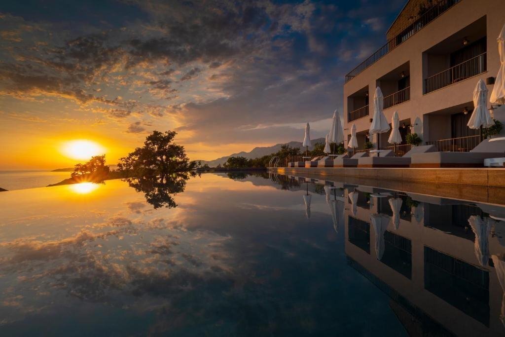 Фото Vivid Blue Serenity Resort 4*