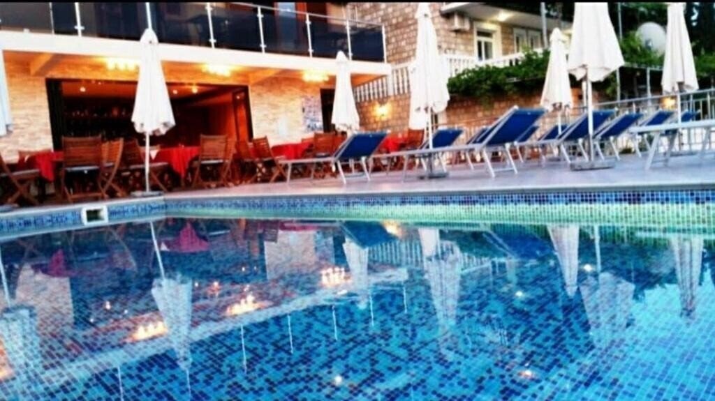 Готель Apartments Dragisic 3*
