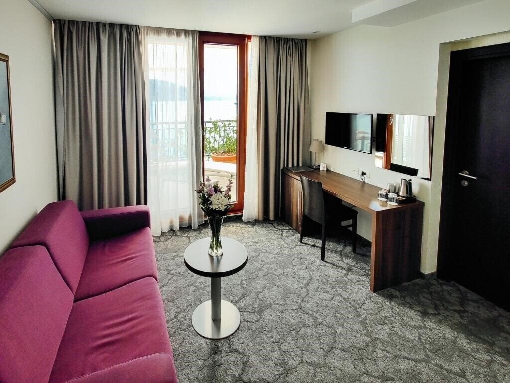 Зображення Pine 4*