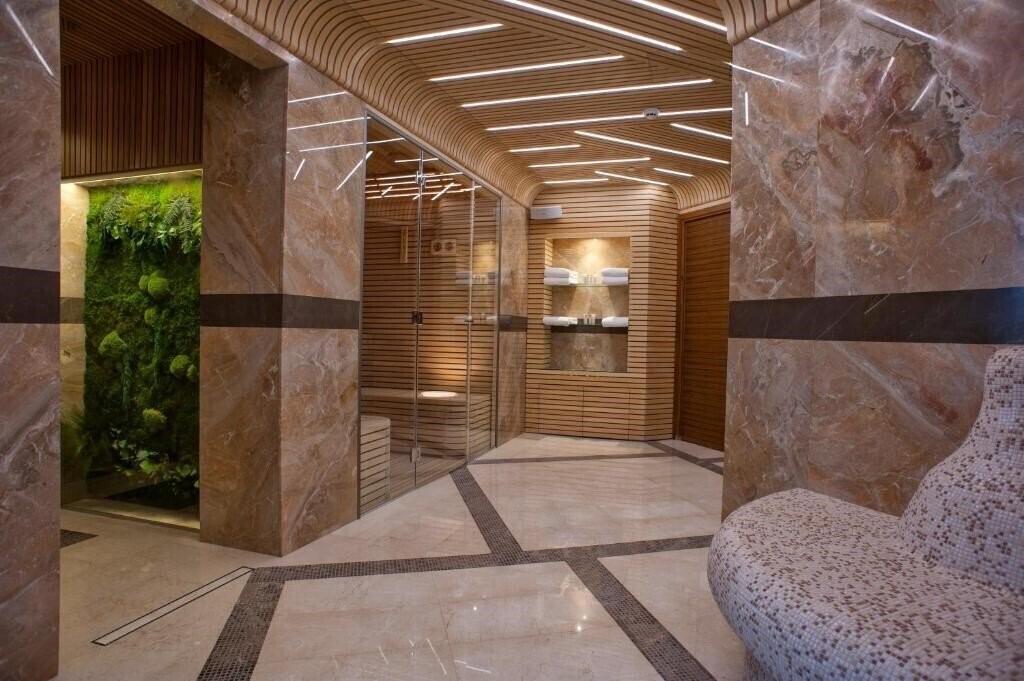 Zdjęcie La Roche 5*