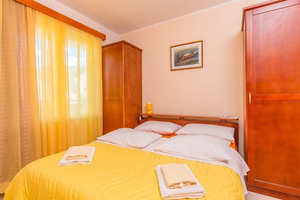 Картинка Momo 3*