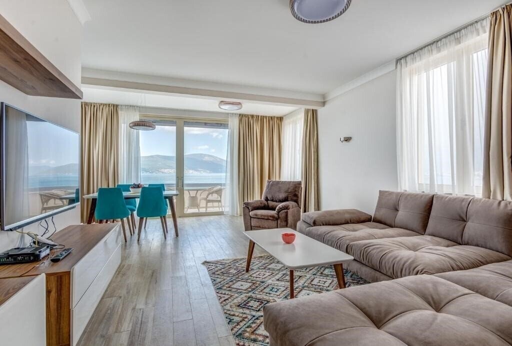Zdjęcie Kaliman Villa Lux 4*