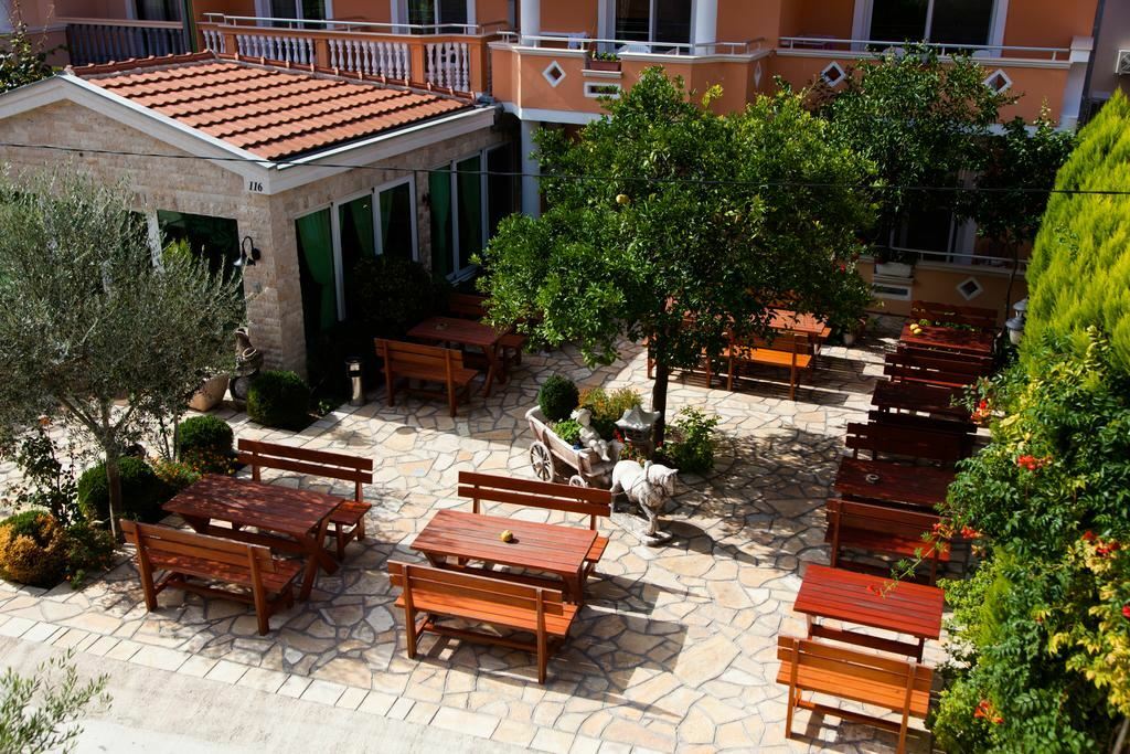 Фото Holiday Apartments 4*