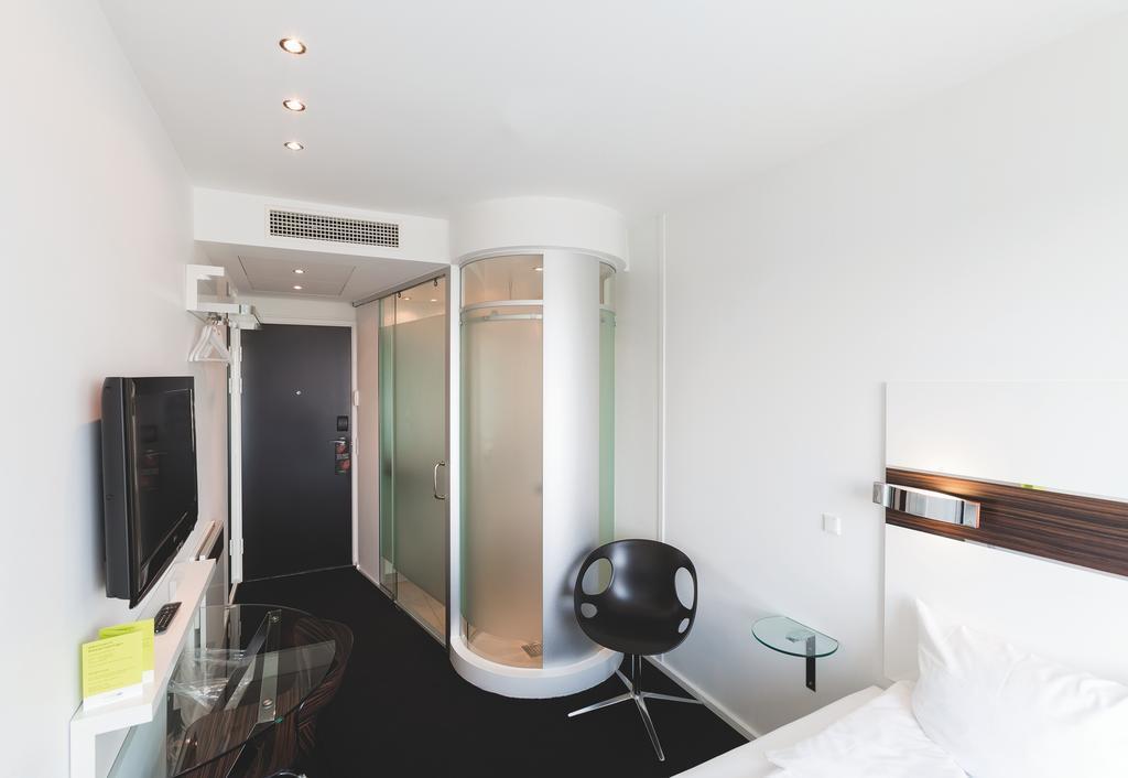 Zdjęcie Wakeup Copenhagen Carsten Niebuhrsgade 2*