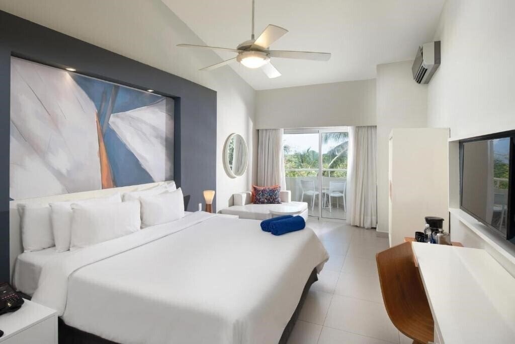 Фото Emotions by Hodelpa Juan Dolio (ex. Emotions an Expression of Hodelpa) 4*