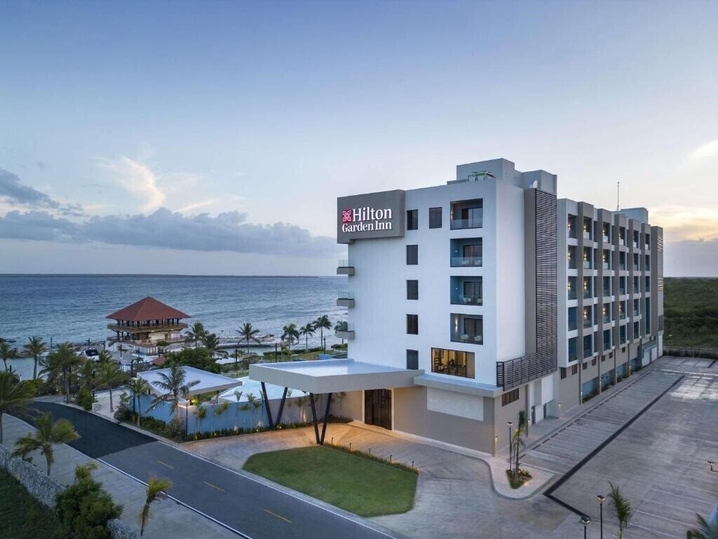 Отель Hilton Garden Inn La Romana 4*