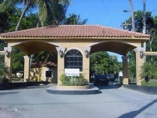 Готель 2 Bedroom Condo Near Beach апартаменты