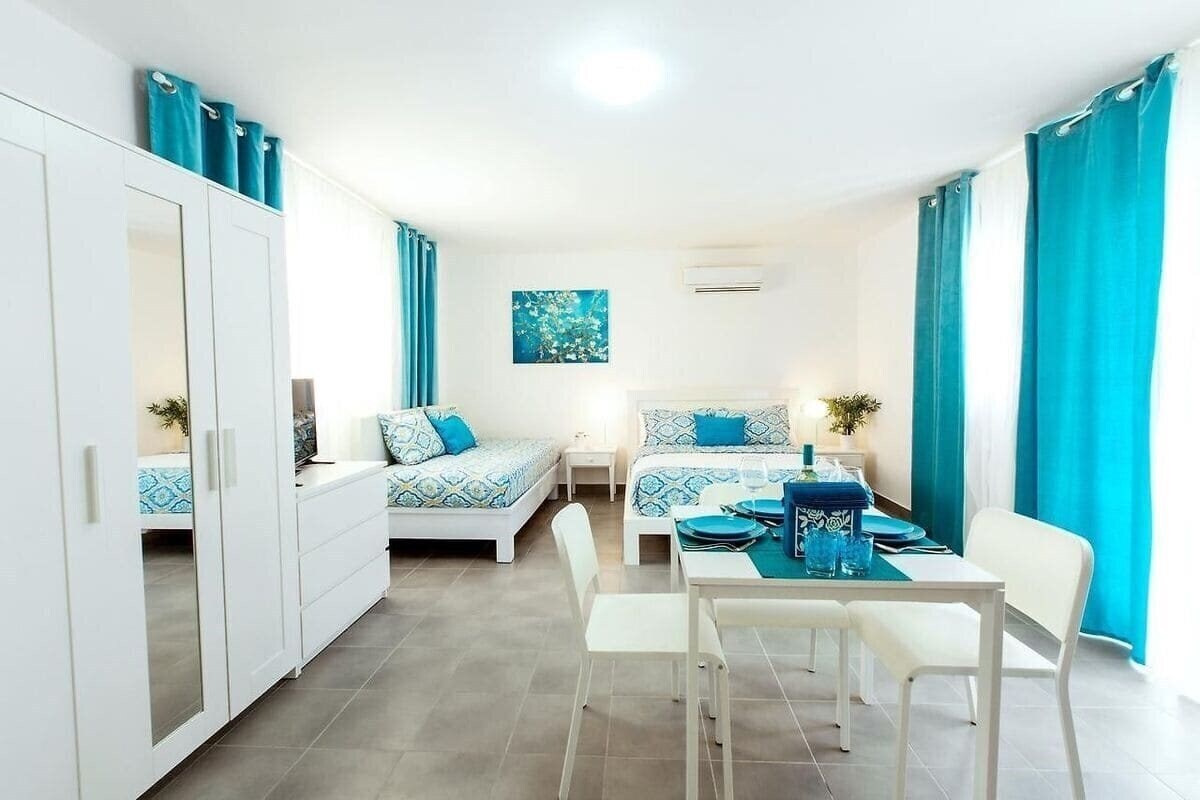 Zdjęcie Tropicana Suites Deluxe 3*