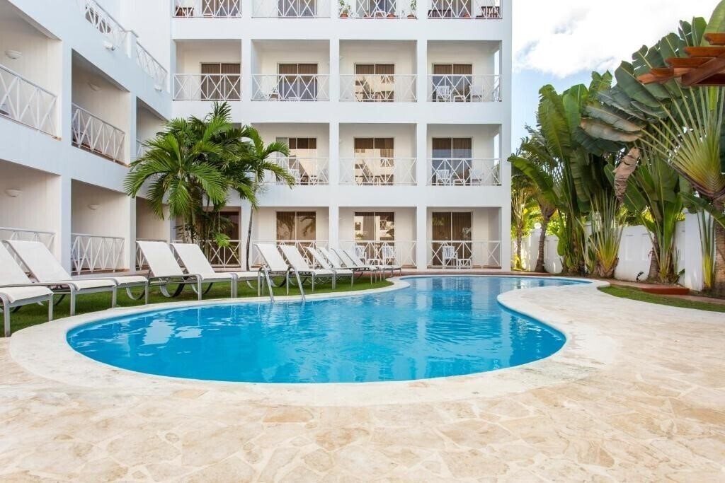 Hotel Apartamentos Punta Cana by Be Live 4*