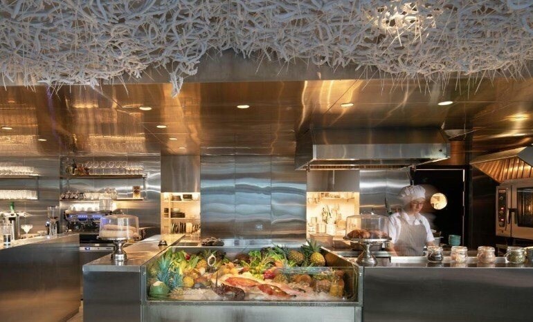 Obraz Ducassi Suites Beach Club & Spa Rooftop Pool 4*