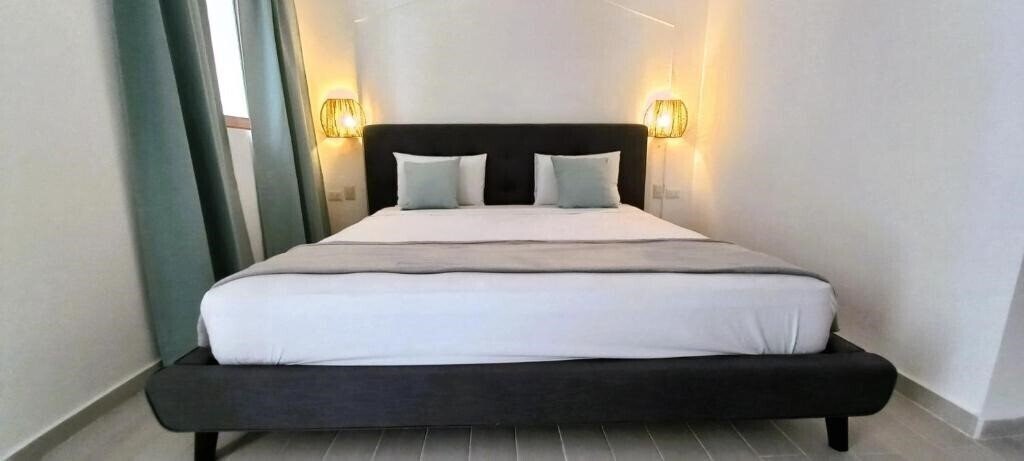 Отель La Piazzetta Suites 3*