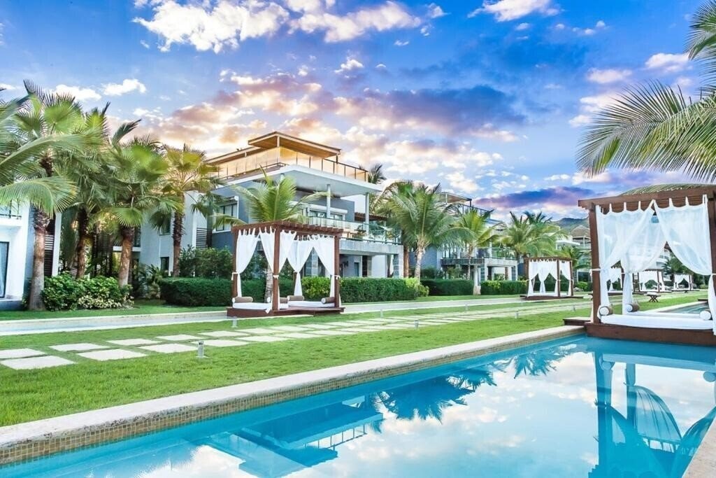 Отель Sublime Samana Hotel & Residence 5*