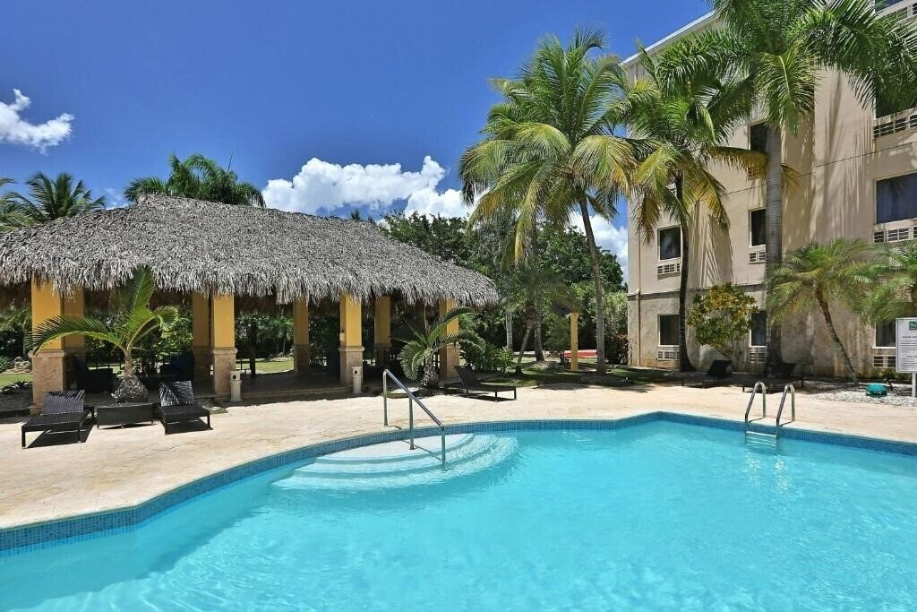 Отель Four Points by Sheraton Santo Domingo (ex. Quality Hotel Real Aeropuerto Santo Domingo) 4*