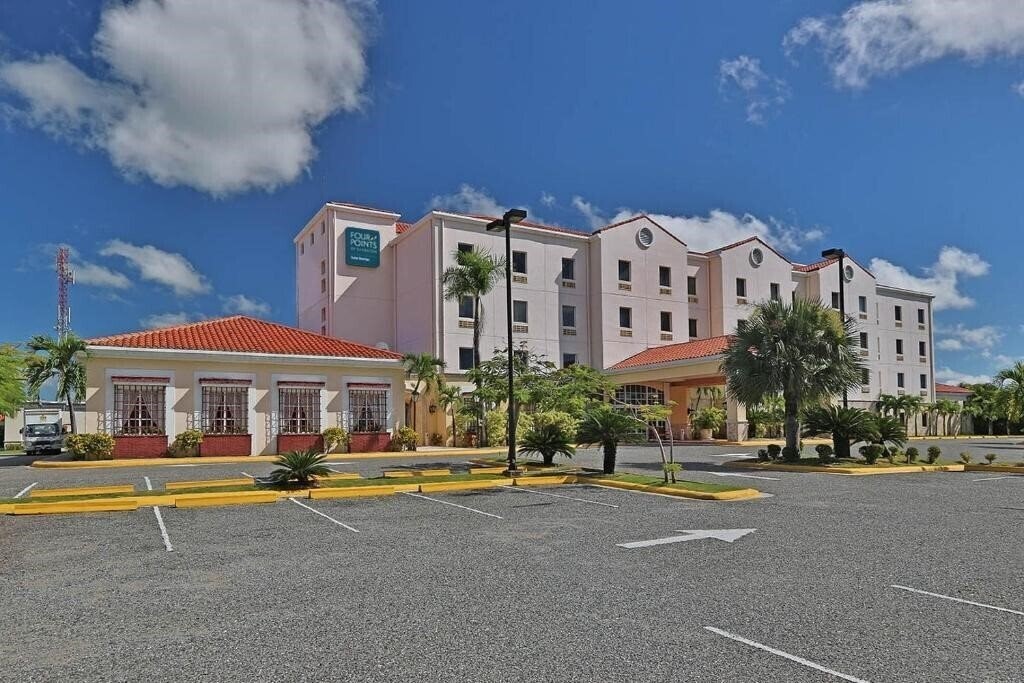 Фото Four Points by Sheraton Santo Domingo (ex. Quality Hotel Real Aeropuerto Santo Domingo) 4*