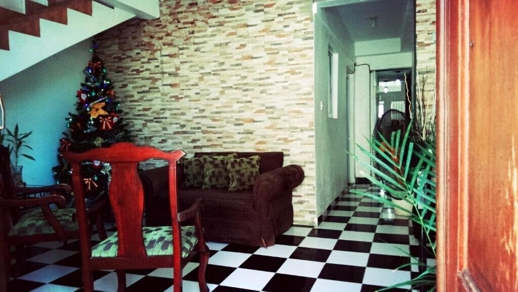 Zdjęcia Aarony House + 2*