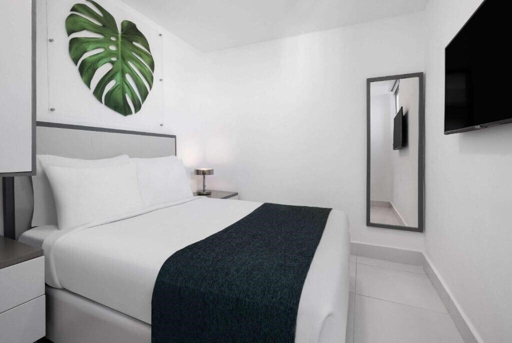 Фото Gran Hotel Europa (ex. Antiguo Europa, Gran Hotel Europa Santo Domingo Trademark by Wyndham) 3*