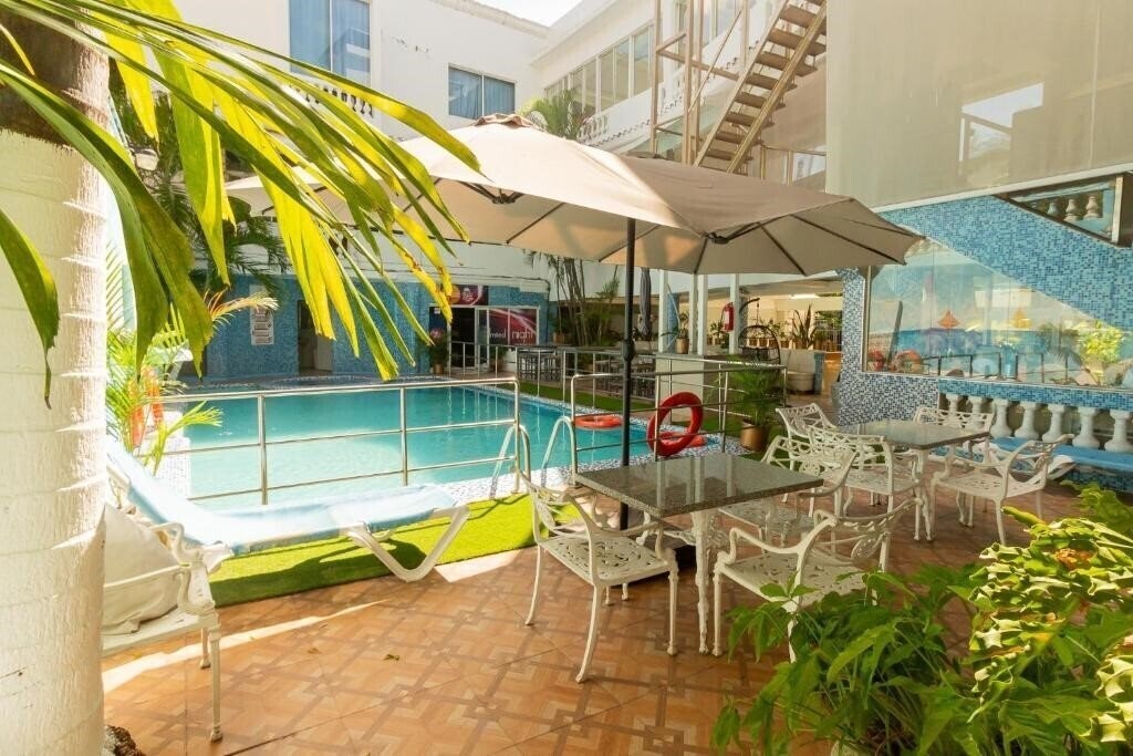 Отель Hotel La Casona Dorada 3*