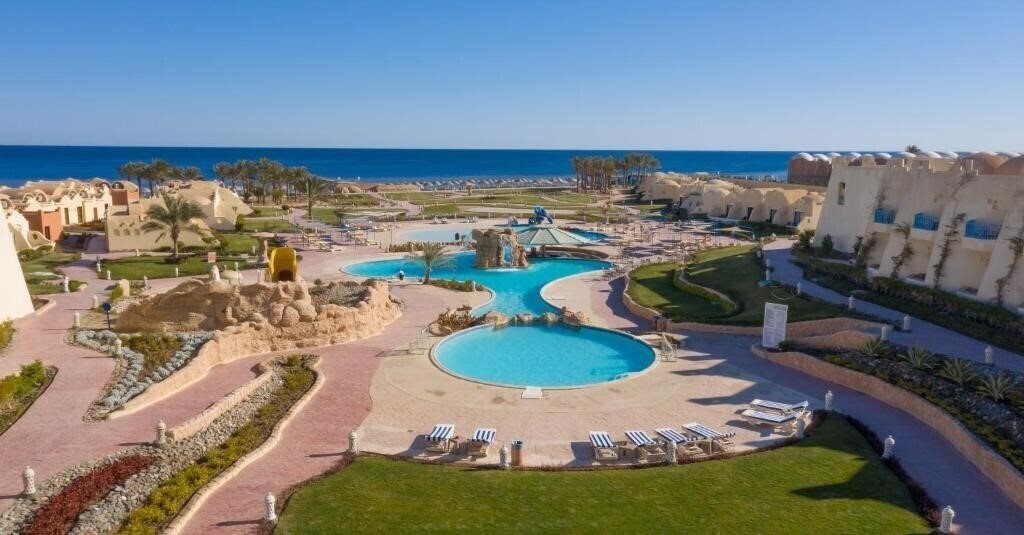 Готель Onatti Beach Resort 4*