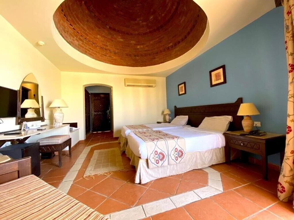 Фотографія Onatti Beach Resort 4*