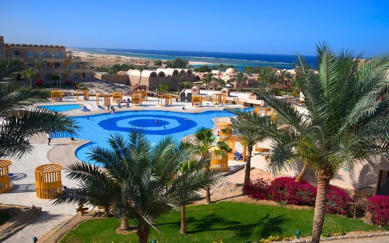Готель Utopia Beach Club 4*