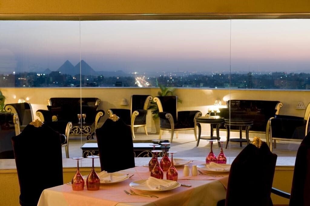 Hotel Barcelo Cairo Pyramids 4*