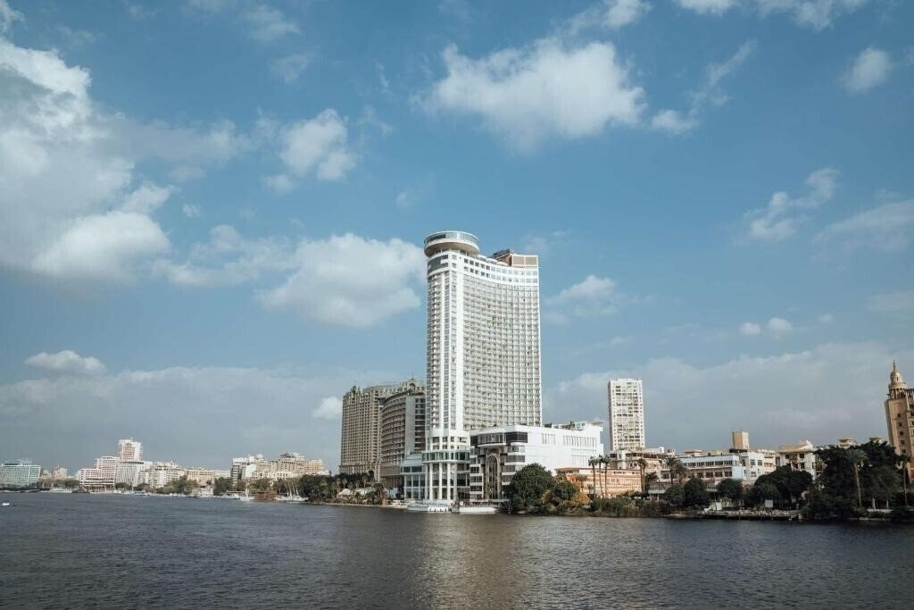 Готель Grand Nile Tower 5*