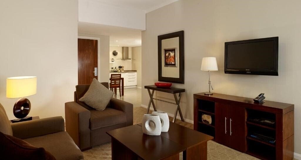 Отель Staybridge Suites Cairo-Citystars 3*