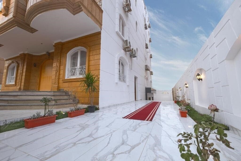 Готель Golden House 2*