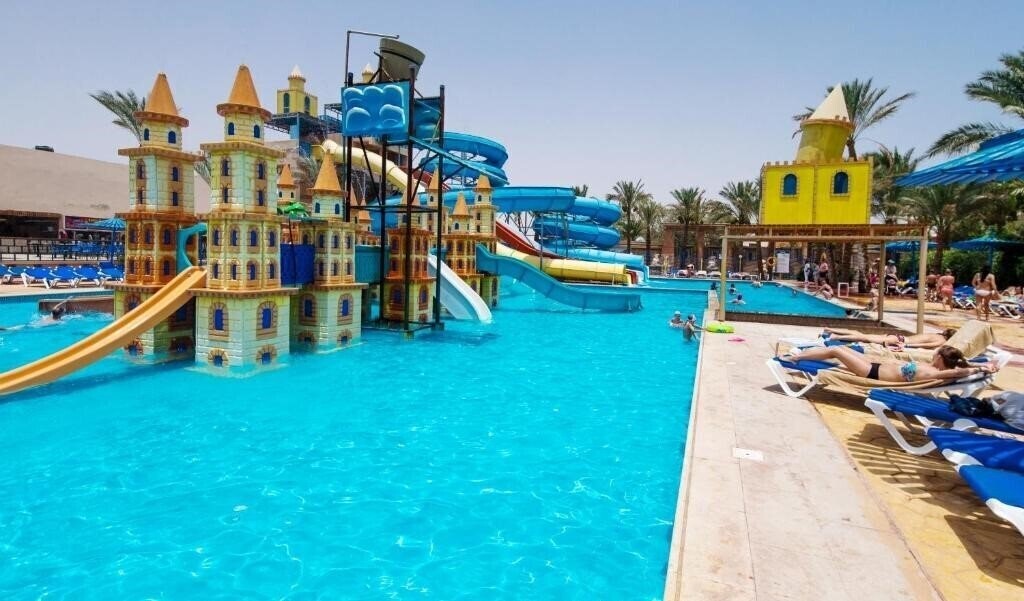 Фото Mirage Bay Resort & Aqua Park (ex. Lillyland Aqua Park, Blue Lake Resort & Aquapark) 4*