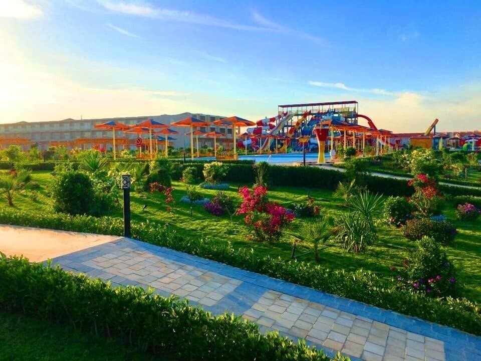 Zdjęcie Hawaii Paradise Aqua Park Resort 5*