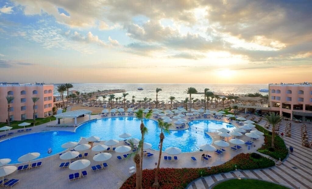 Hotel Beach Albatros The Club - Aqua Park 4*